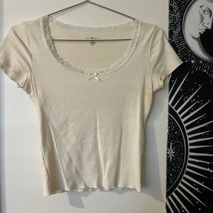 BRANDY MELVILLE CREAM TOP